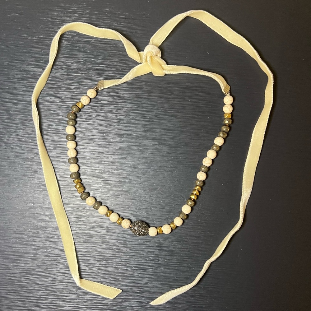 Hipchik necklace